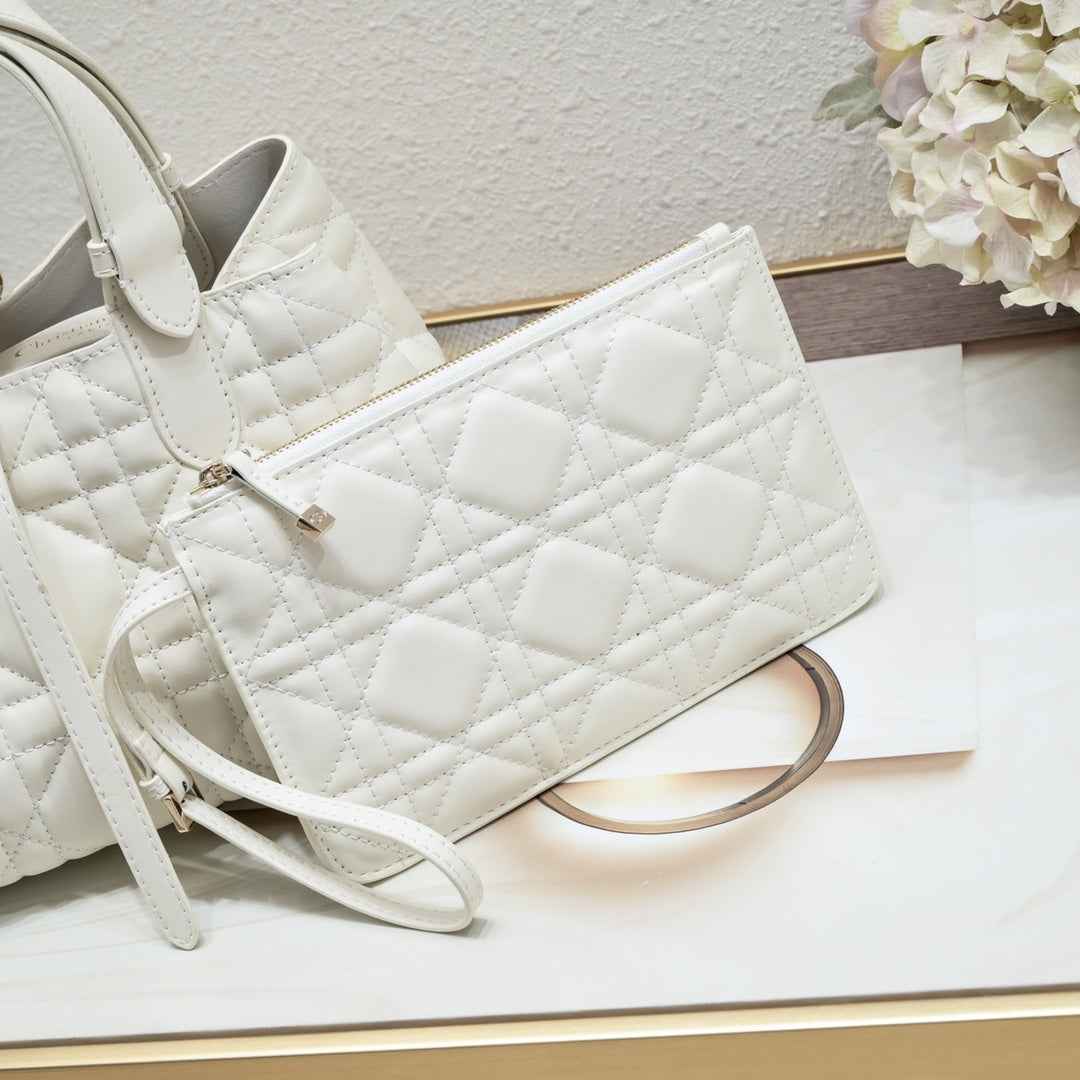 2XD359BDE Stylish leather bag 