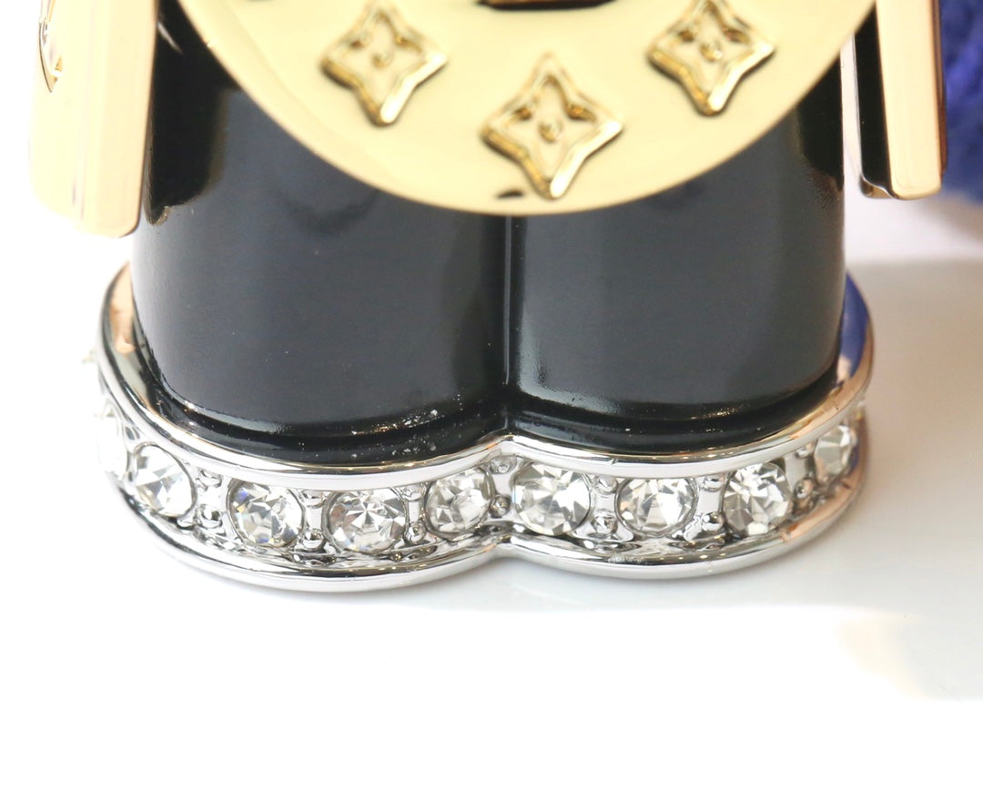 14E67ADE Stylish key closure