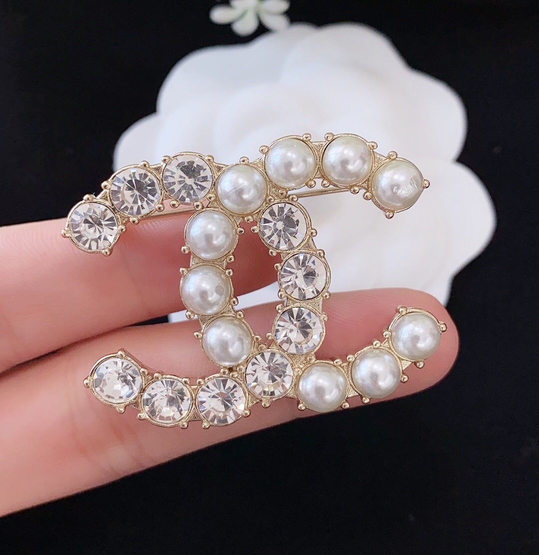 14C229XDE Stylish  Brooch