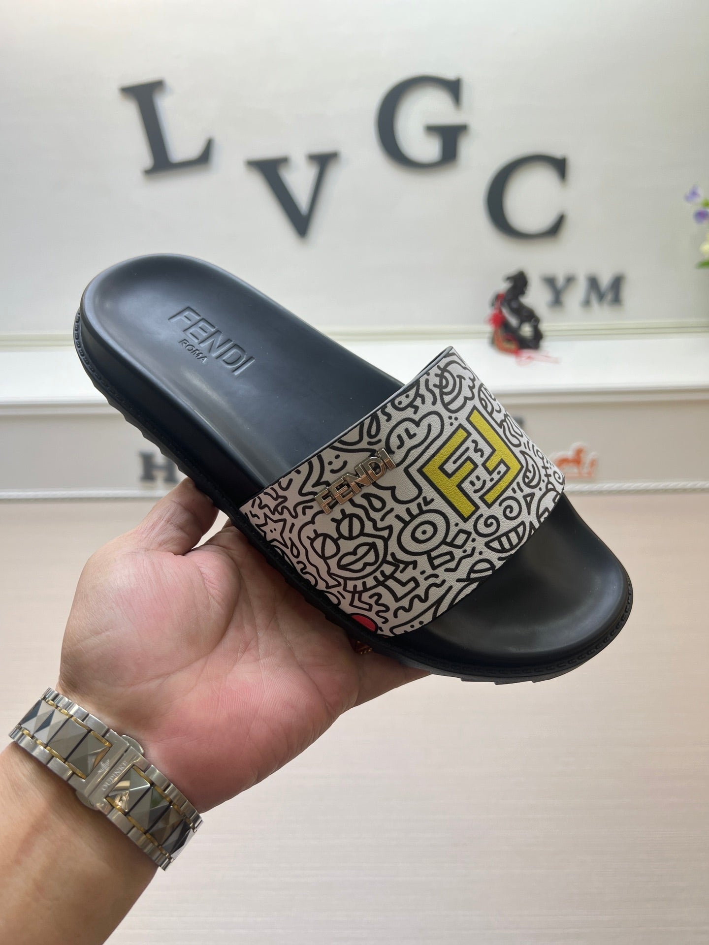 54F120ZDE Stylish slippers