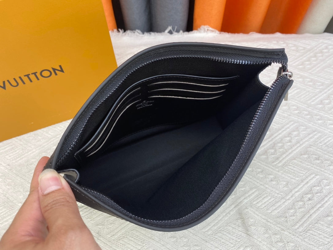 1XE386BDE Stylish leather bag