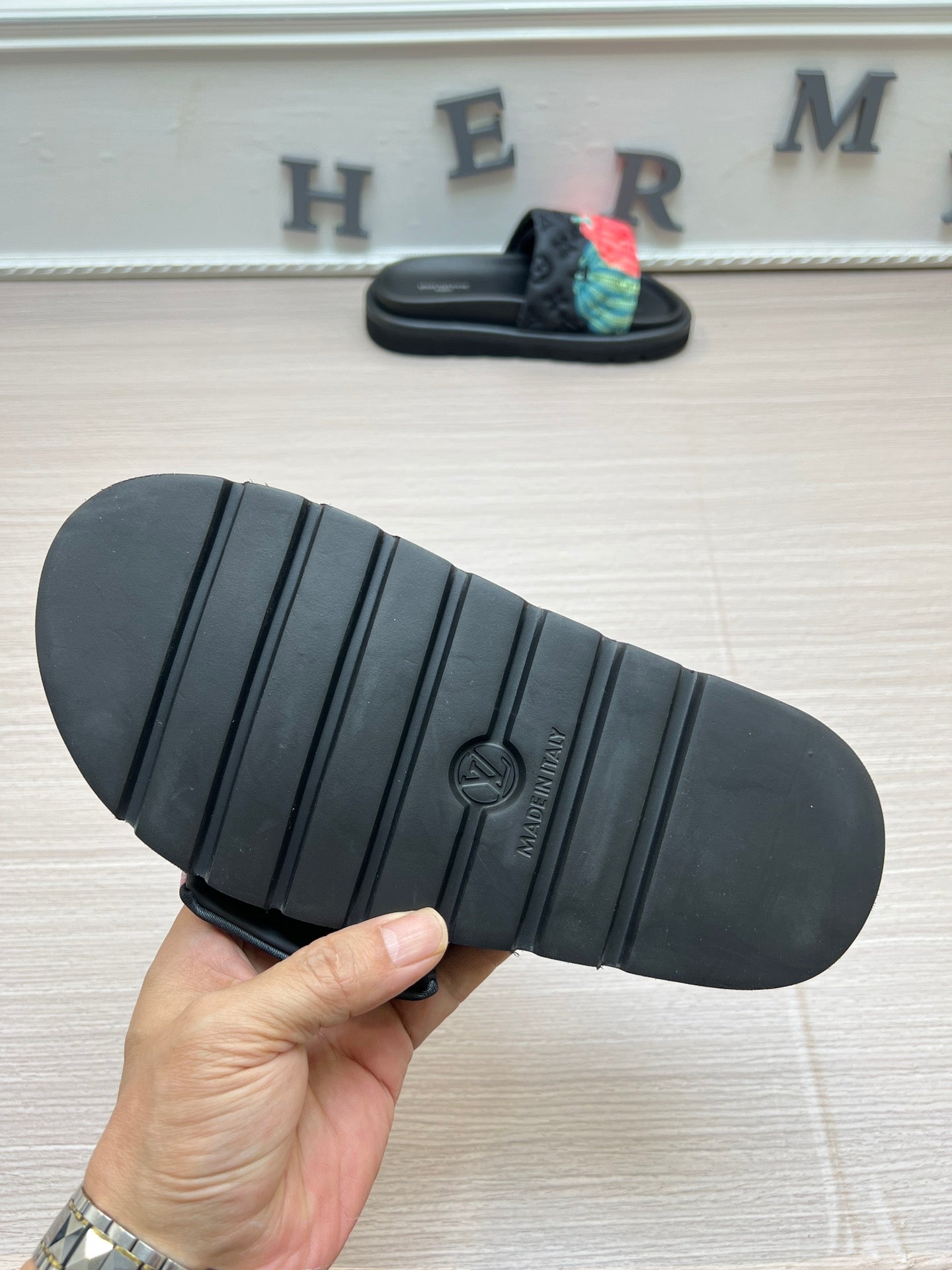 5YE154ZDE Stylish Slippers