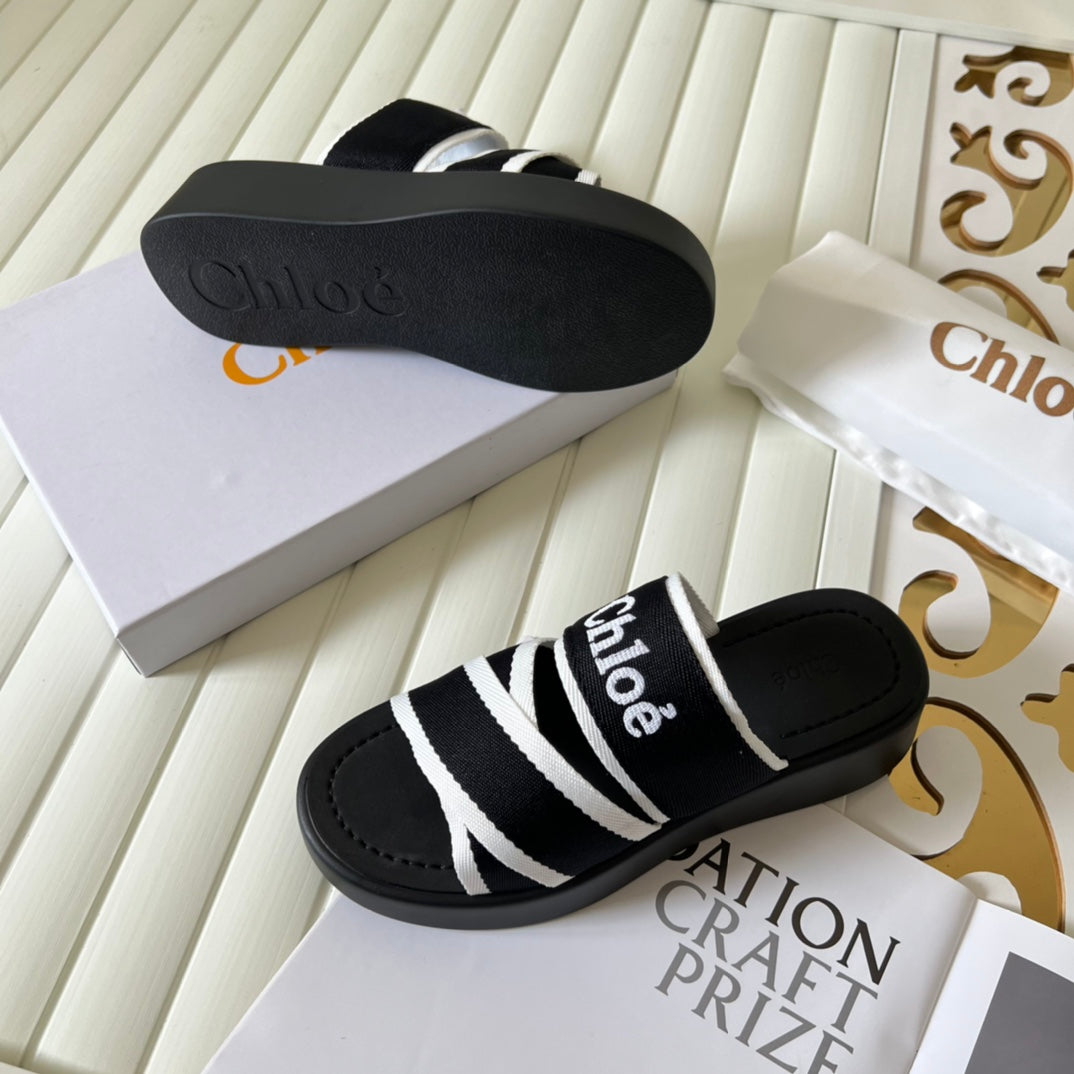 14B138ZDE Stylish Slippers