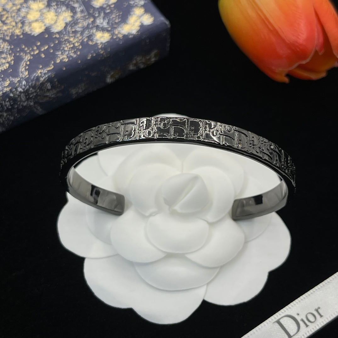 14D672KDE Stylish Bracelets