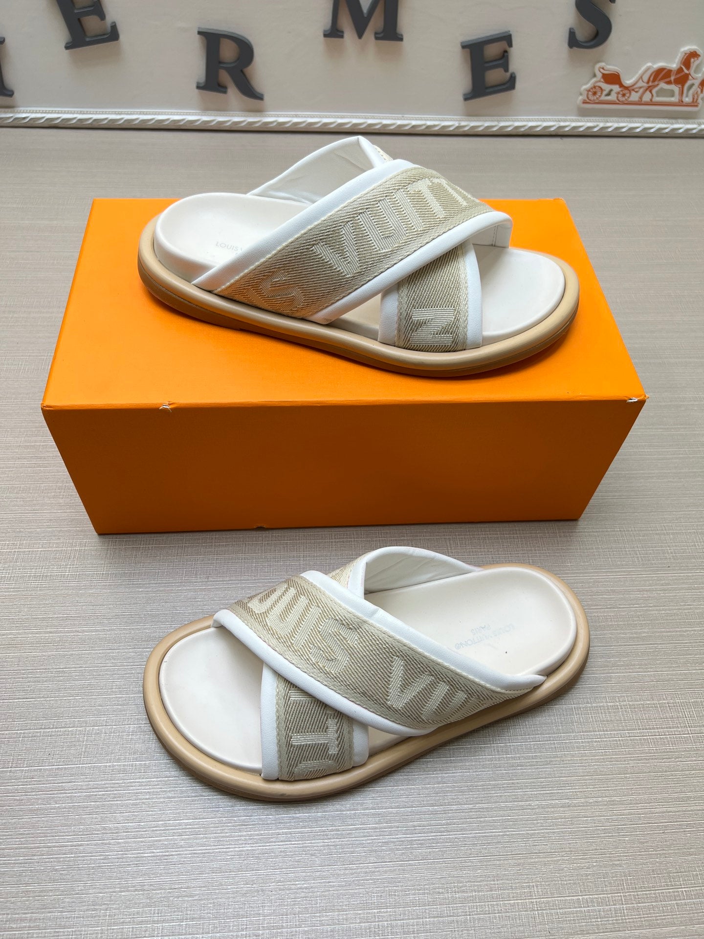 535ZE271ZDE Stylish Slippers