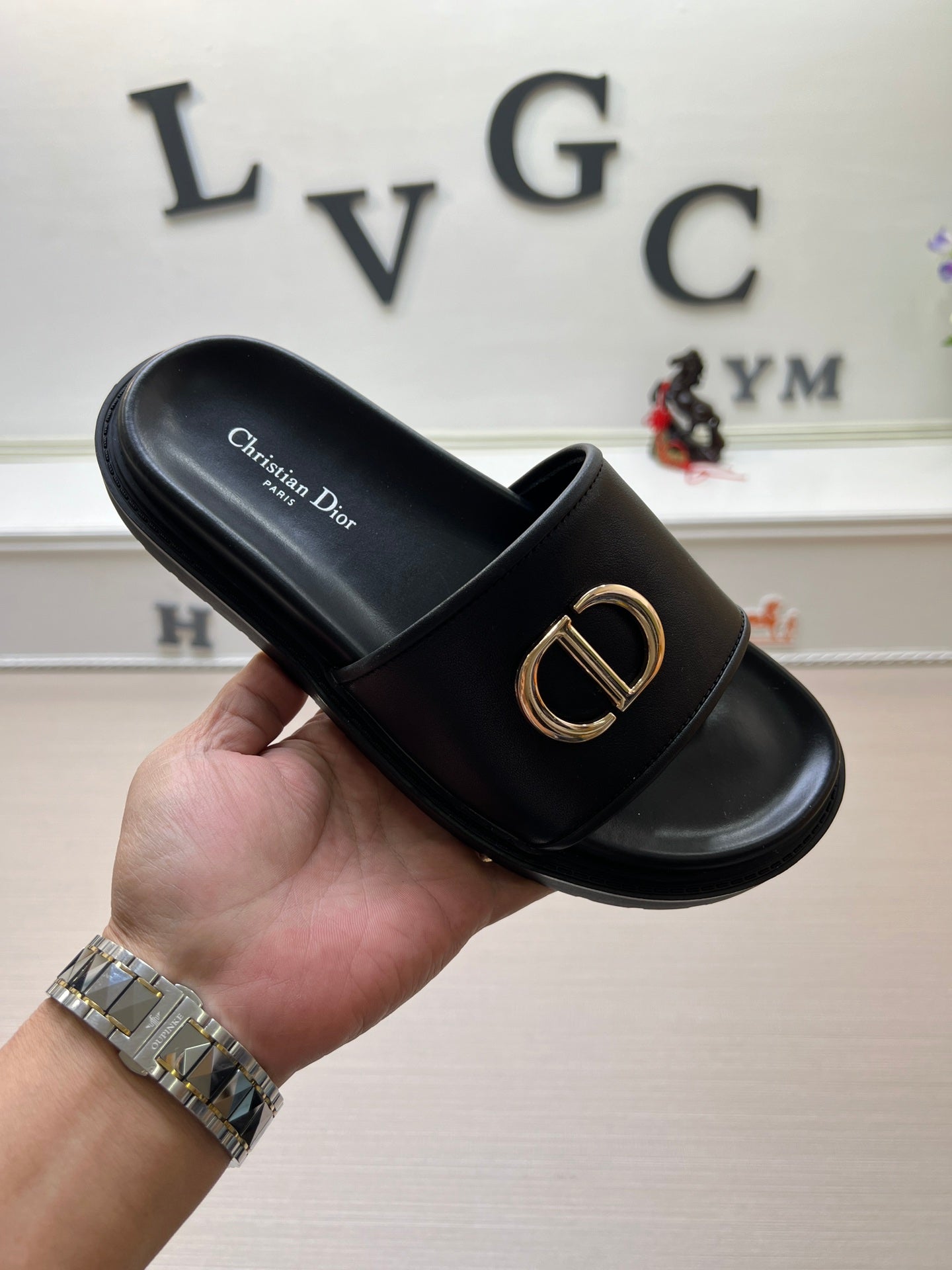 54D115ZDE Stylish slippers