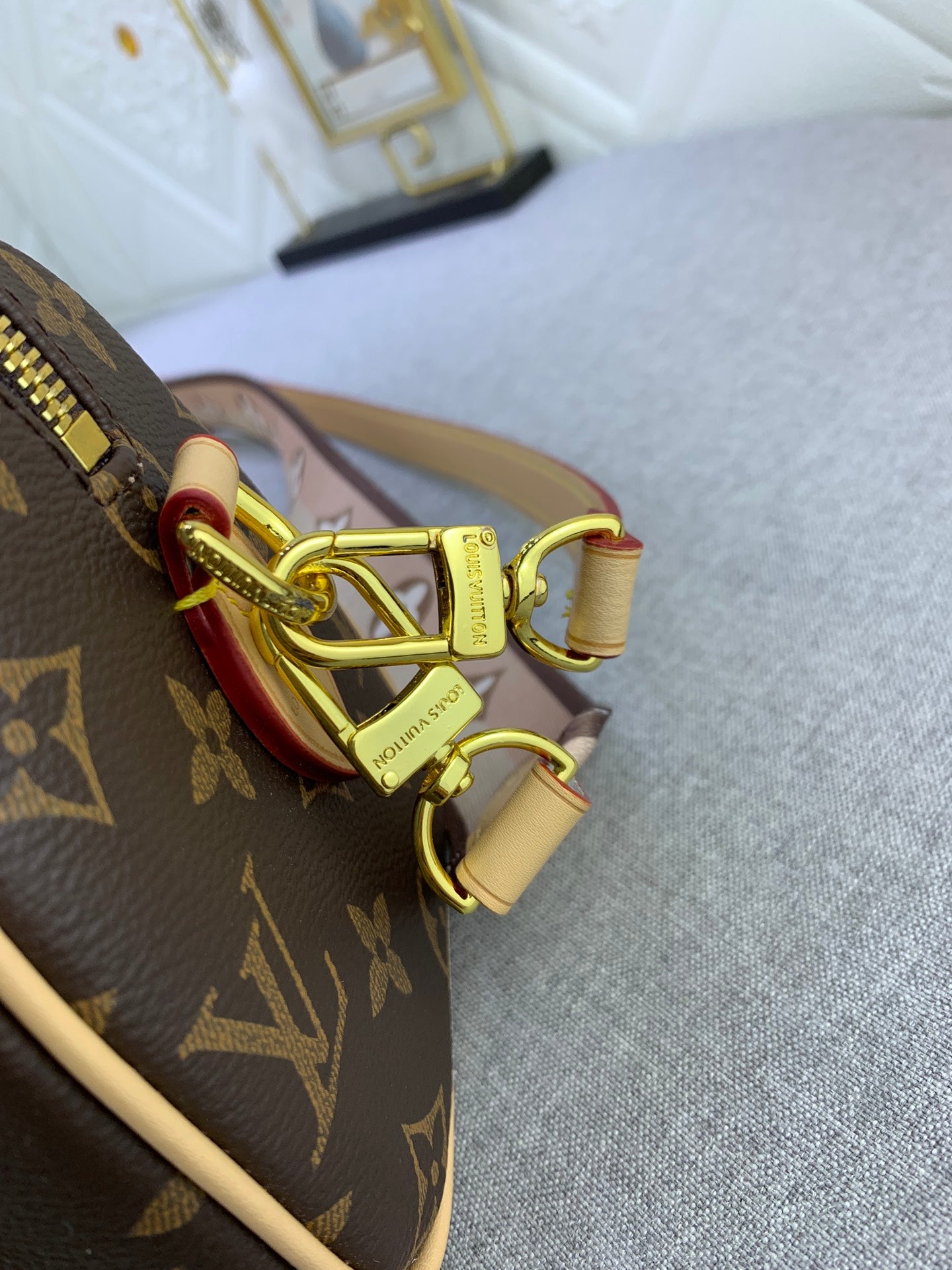 2XE44BDE Stylish leather bag 