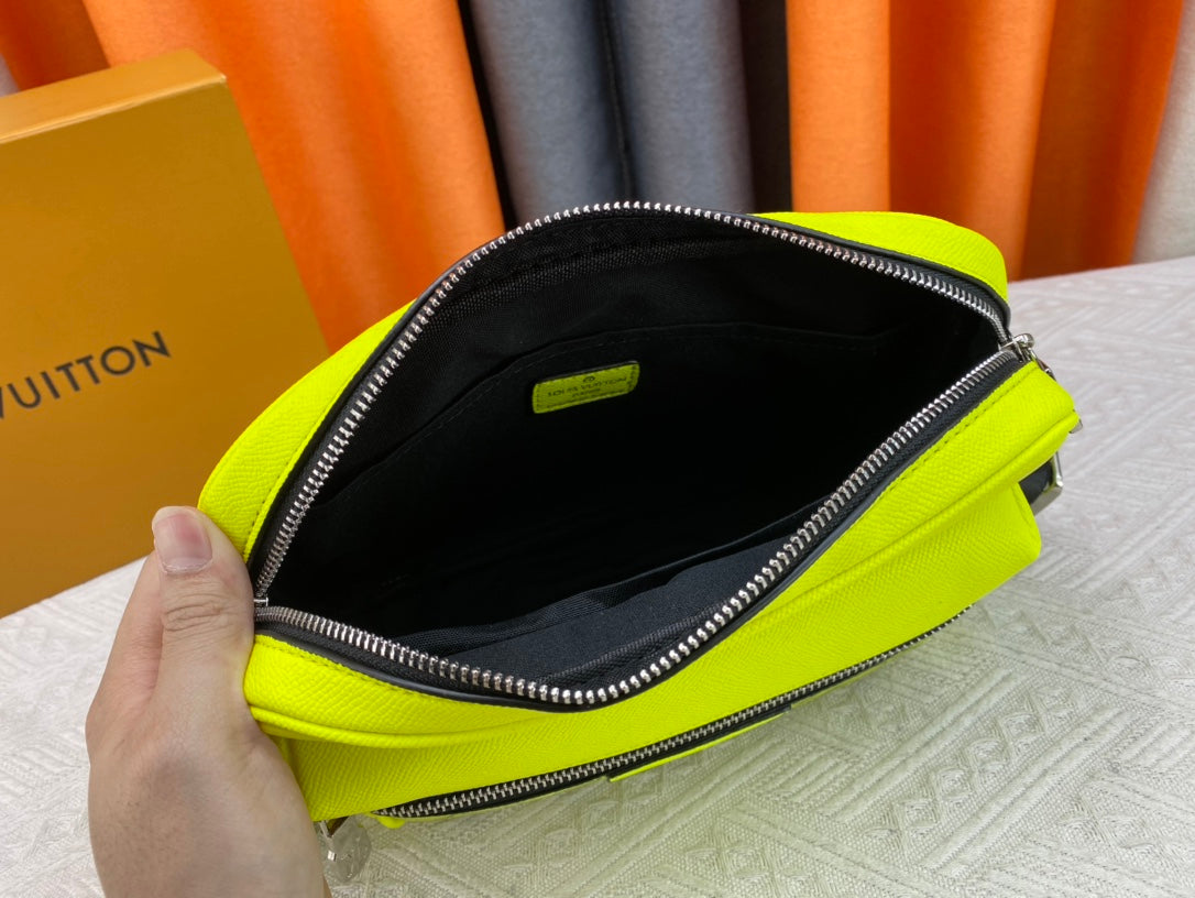 2XE261BDE Stylish leather bag 