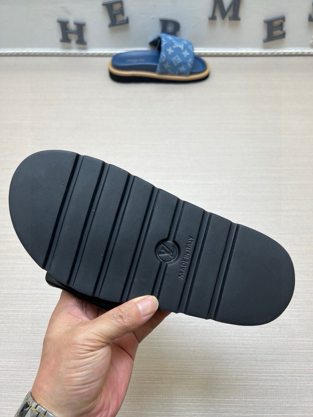 5QE8ZDE Stylish Slippers