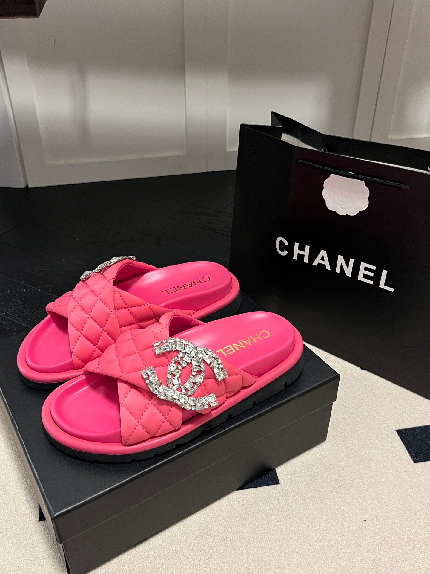 14C94ZDE Stylish Slippers