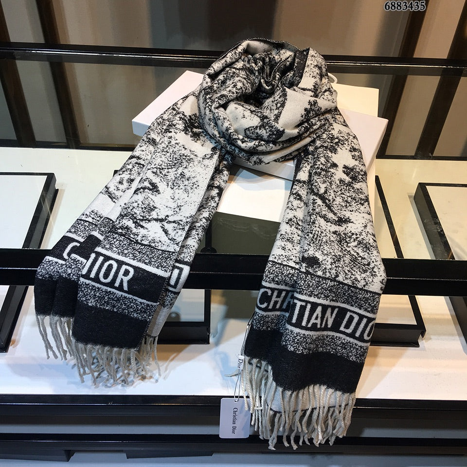 175RD49WDE Stylish Winter Scarves