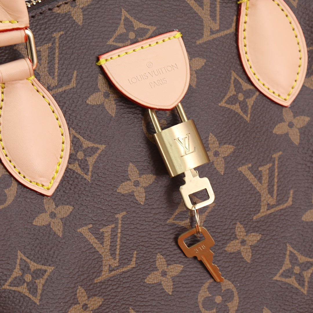 2XE126BDE Stylish leather bag 