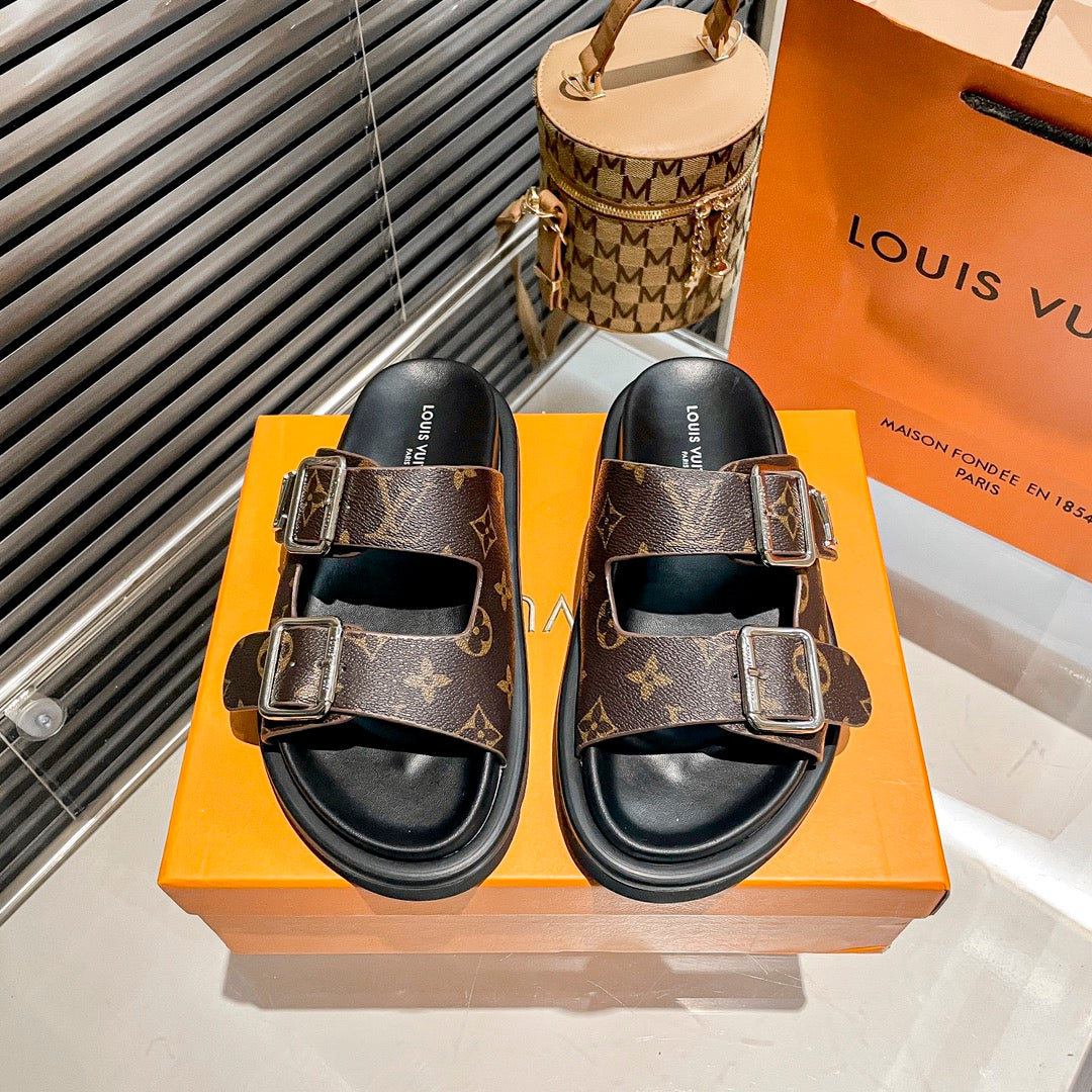 14E194ZDE Stylish Slippers