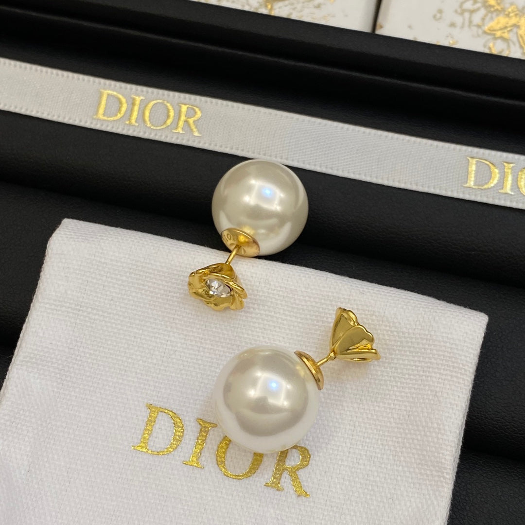 1YD78EDE Stylish Earrings