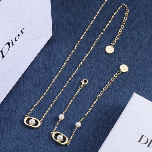 175RD24XDE Stylish Necklaces .