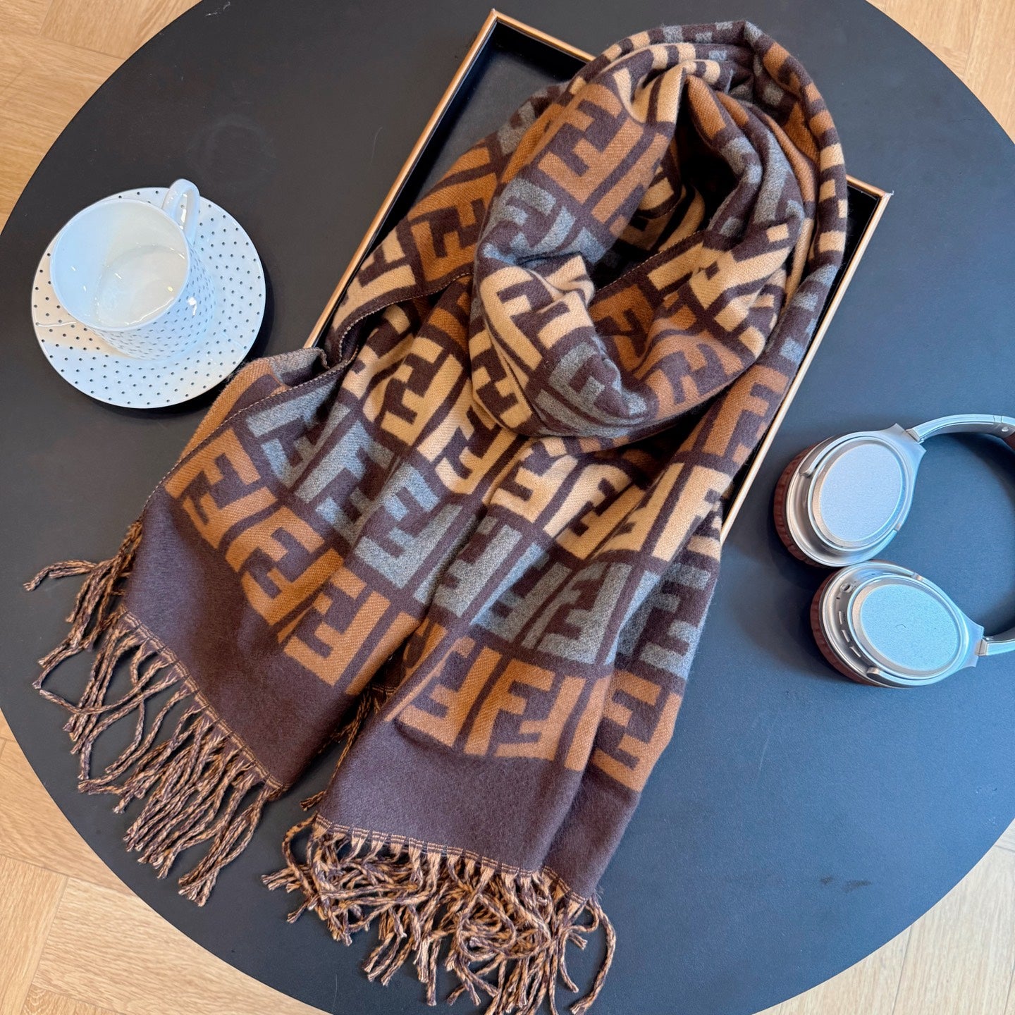 185RF65WDE Stylish Winter Scarves