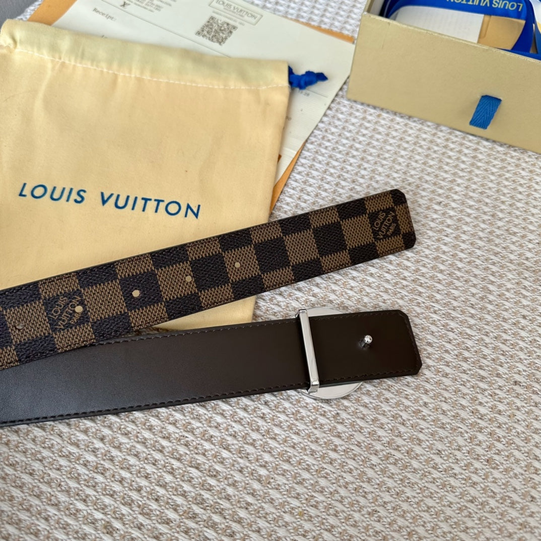 14E128PDE Stylish  High quality belt With full package