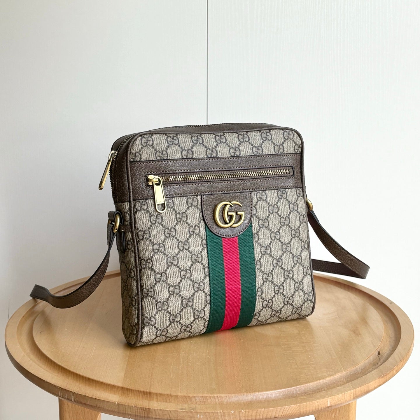 15RB43BDE Stylish leather bag