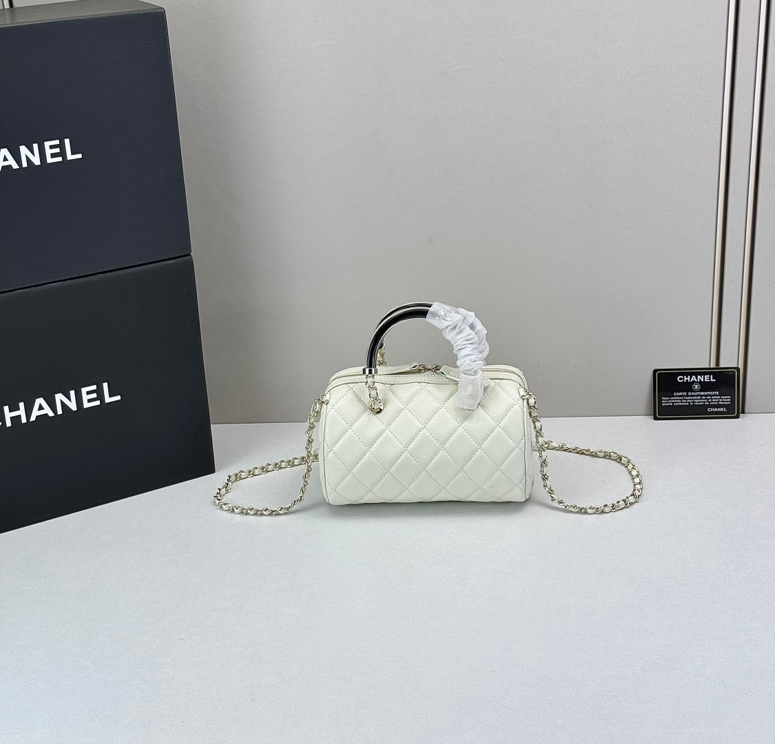 15RC55BDE Stylish leather bag