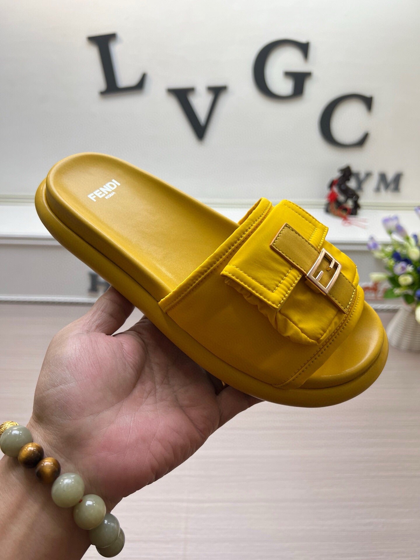 54F125ZDE Stylish slippers