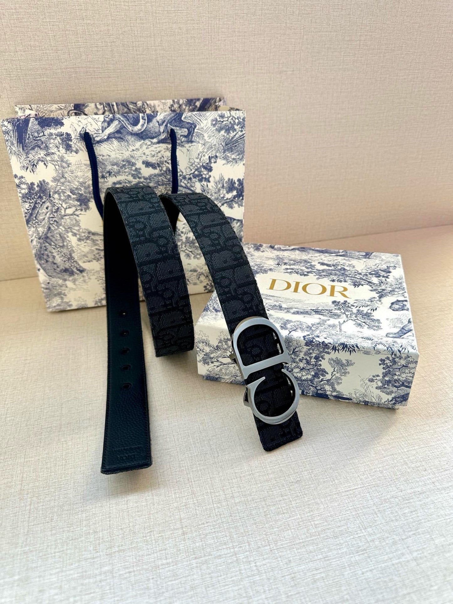 155RD206PDE Stylish  High quality belt With full package