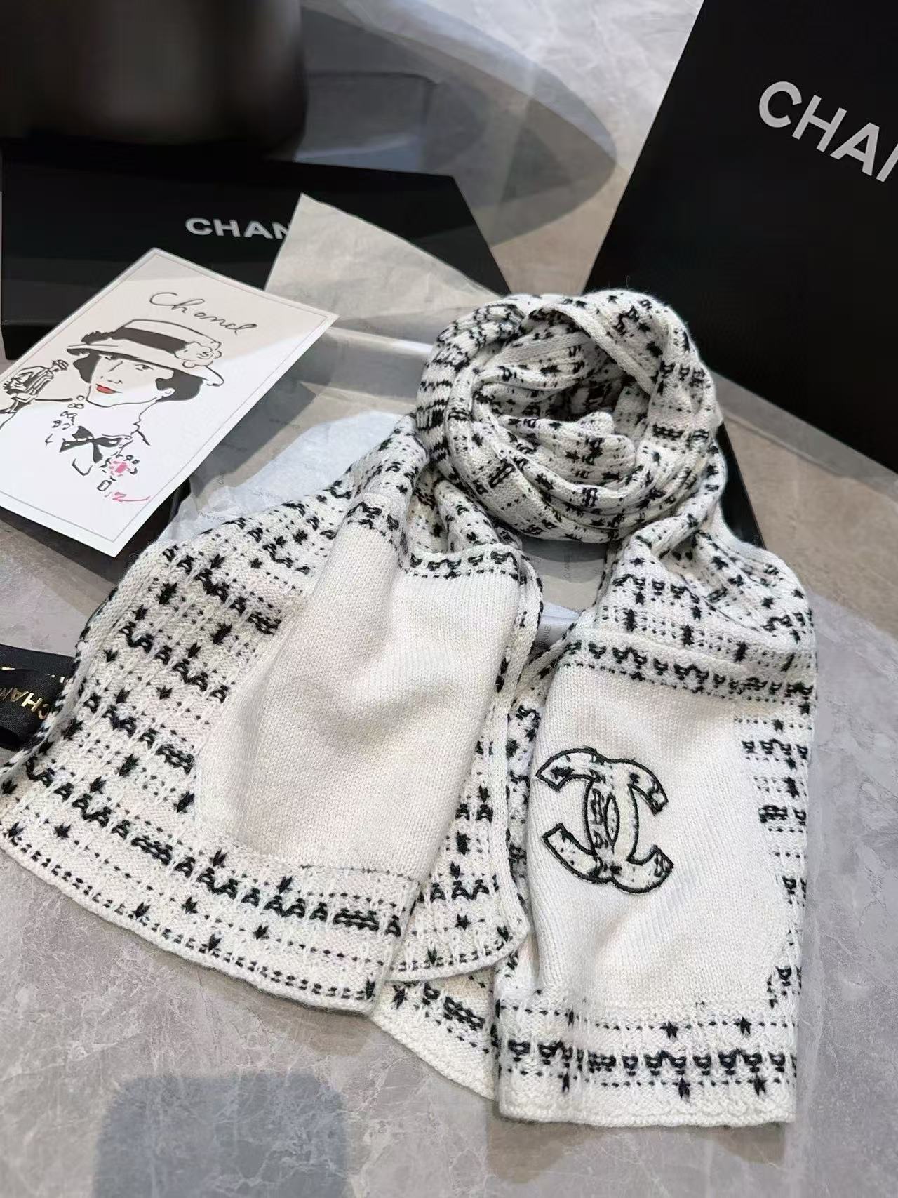 175RC58WDE Stylish Winter Scarves