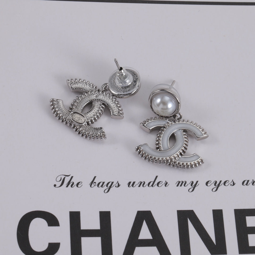 14C785EDE Stylish Earrings