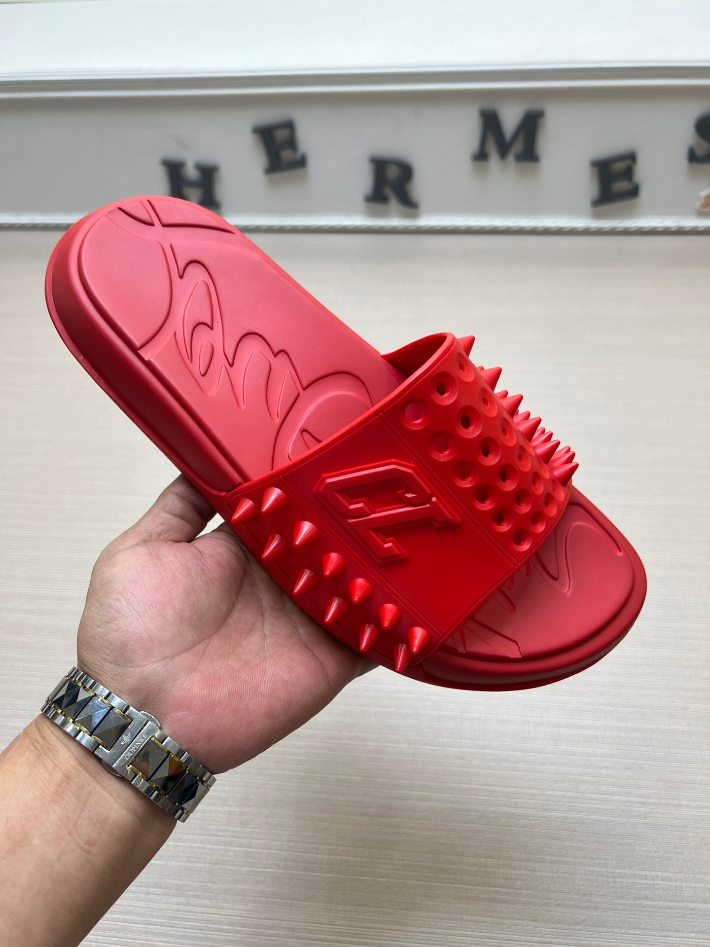 54A18ZDE Stylish slippers