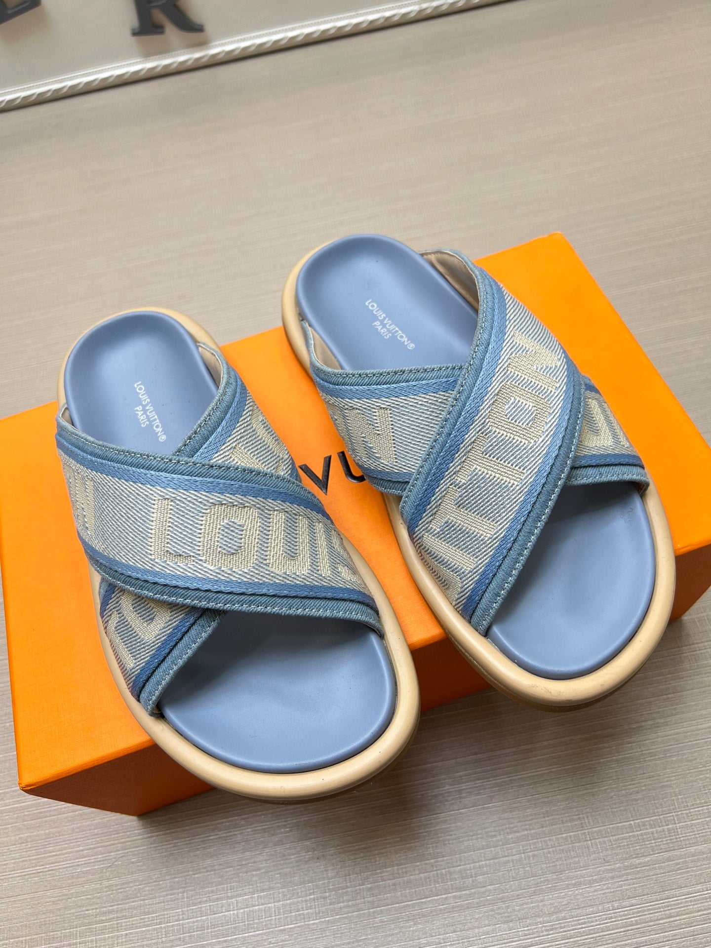 535ZE272ZDE Stylish Slippers