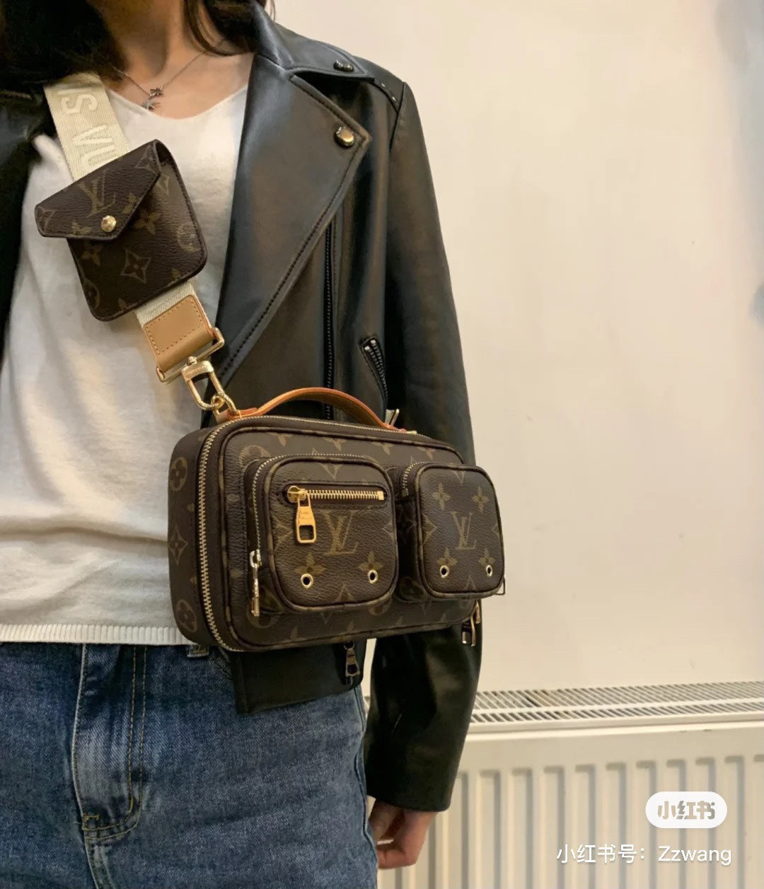 1XE162BDE Stylish leather bag 