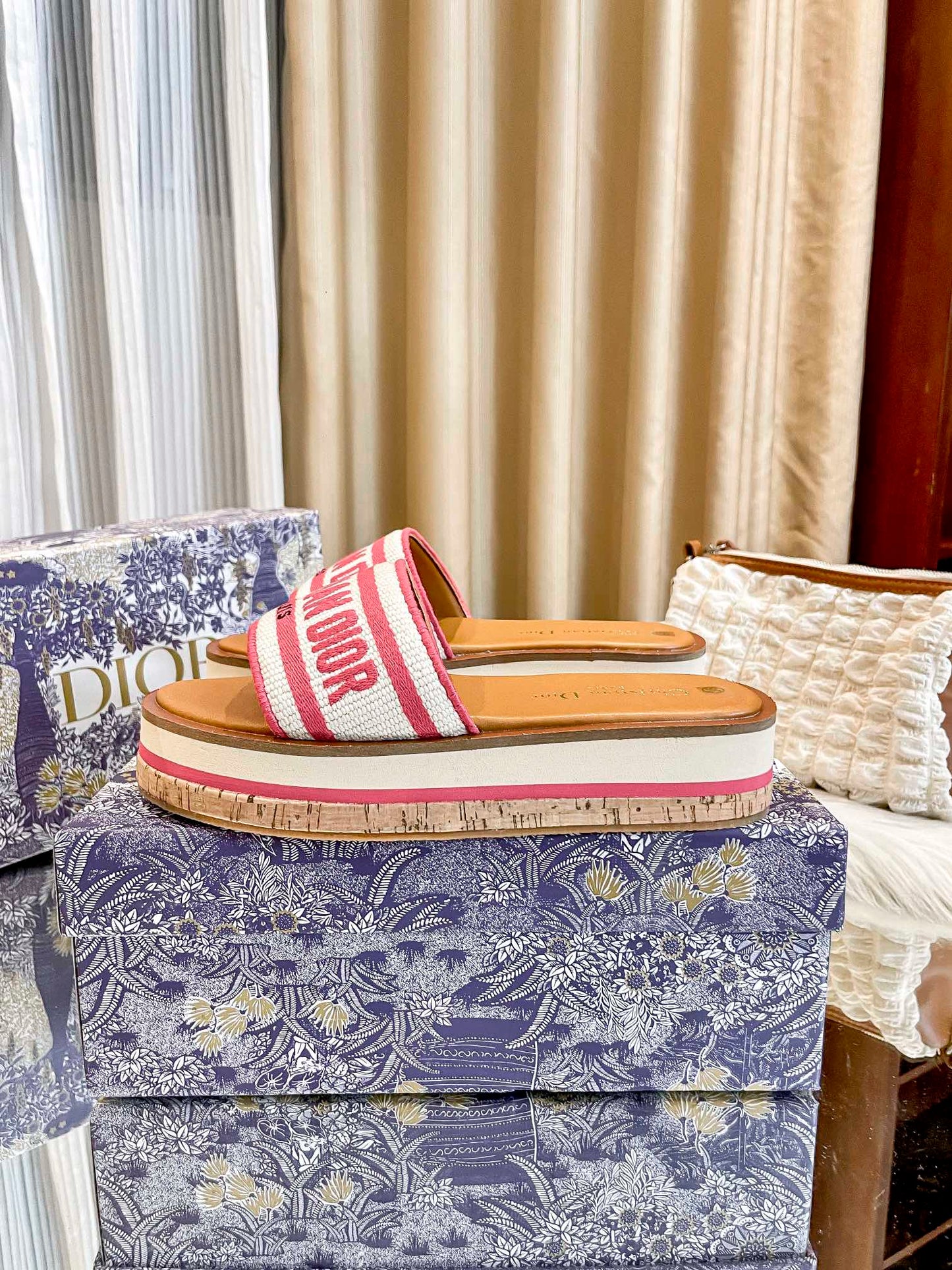 1LD22ZDE Stylish slippers