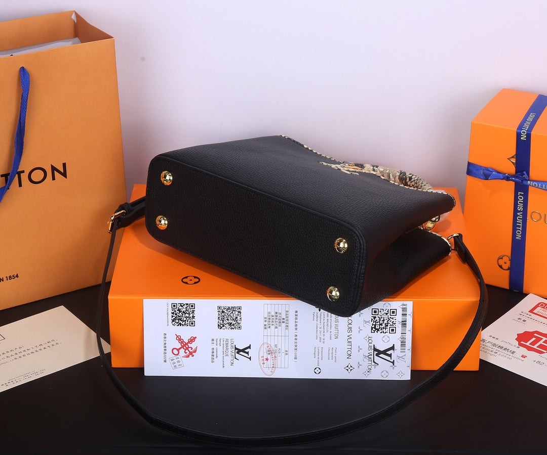 1XE443BDE Stylish leather bag