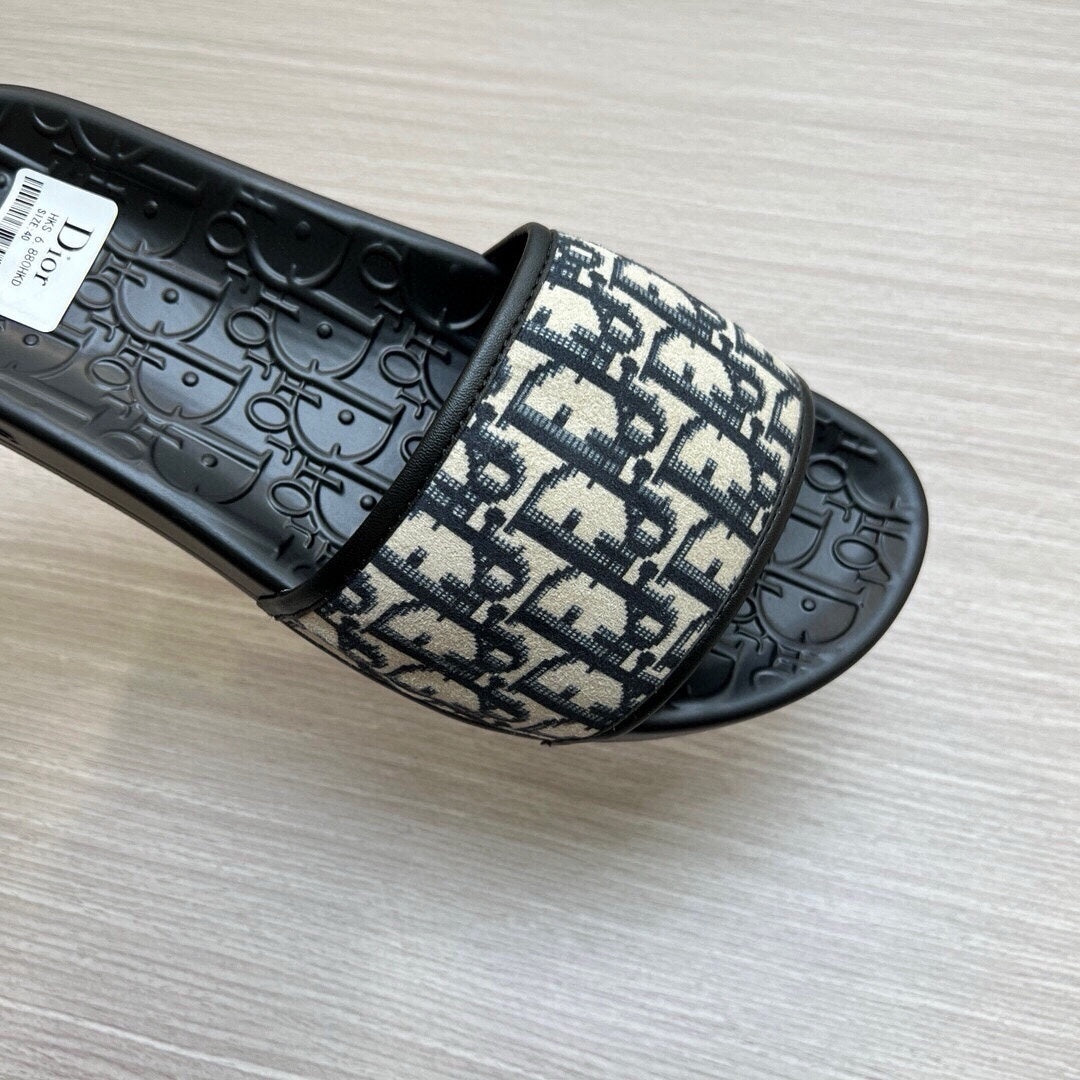 5LD214ZDE Stylish Slippers