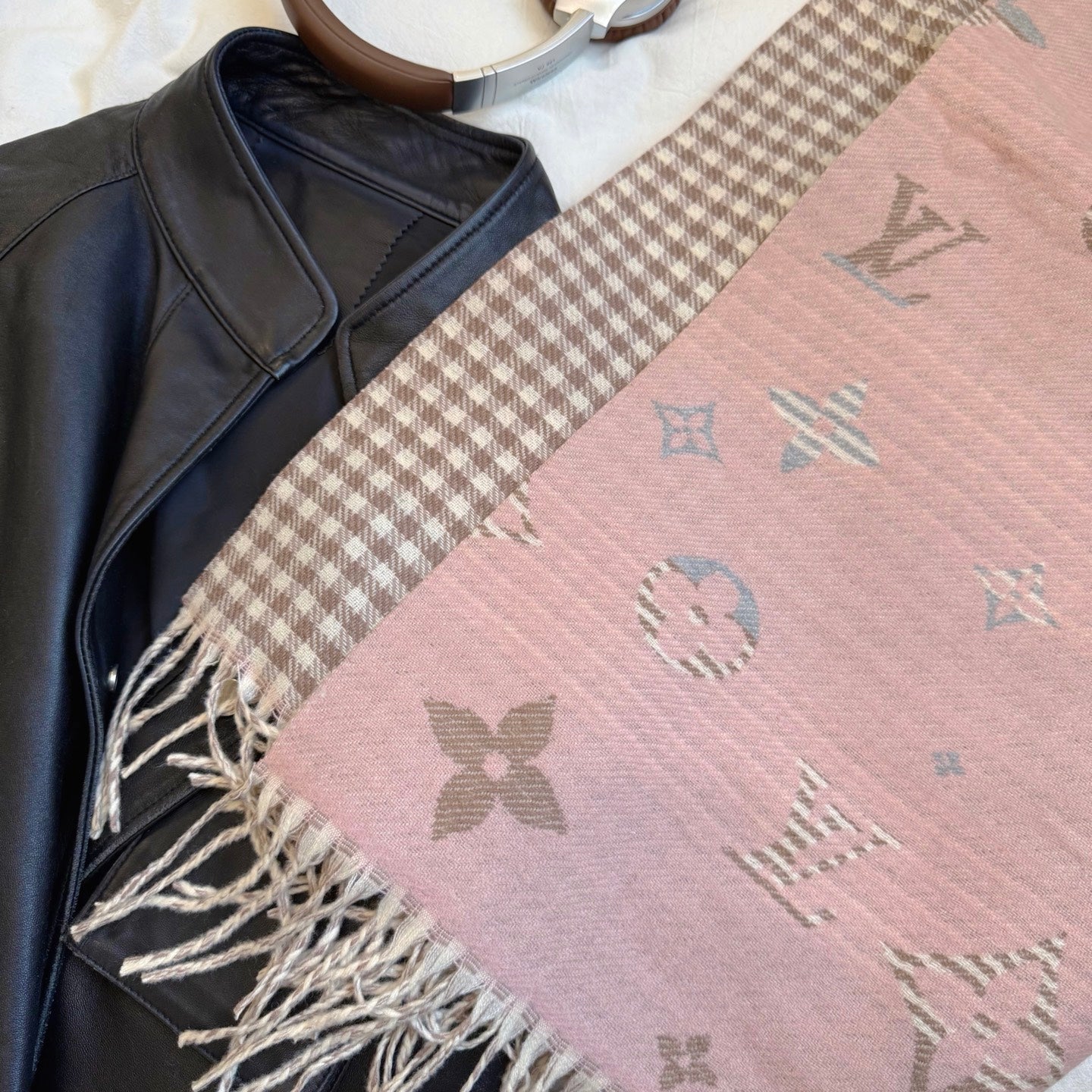 185ZE41WDE Stylish Winter Scarves