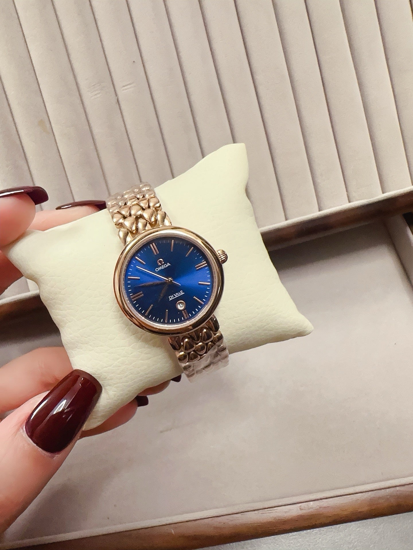 255RA36LDE Stylish Watches