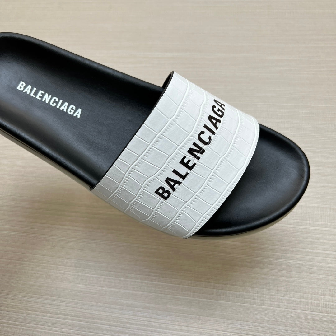 54J99ZDE Stylish slippers