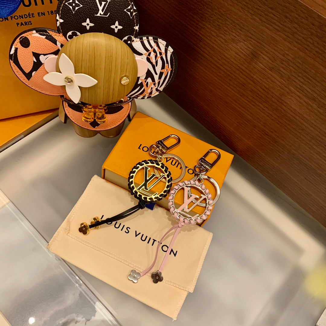 1E9ADE Stylish  Keychains