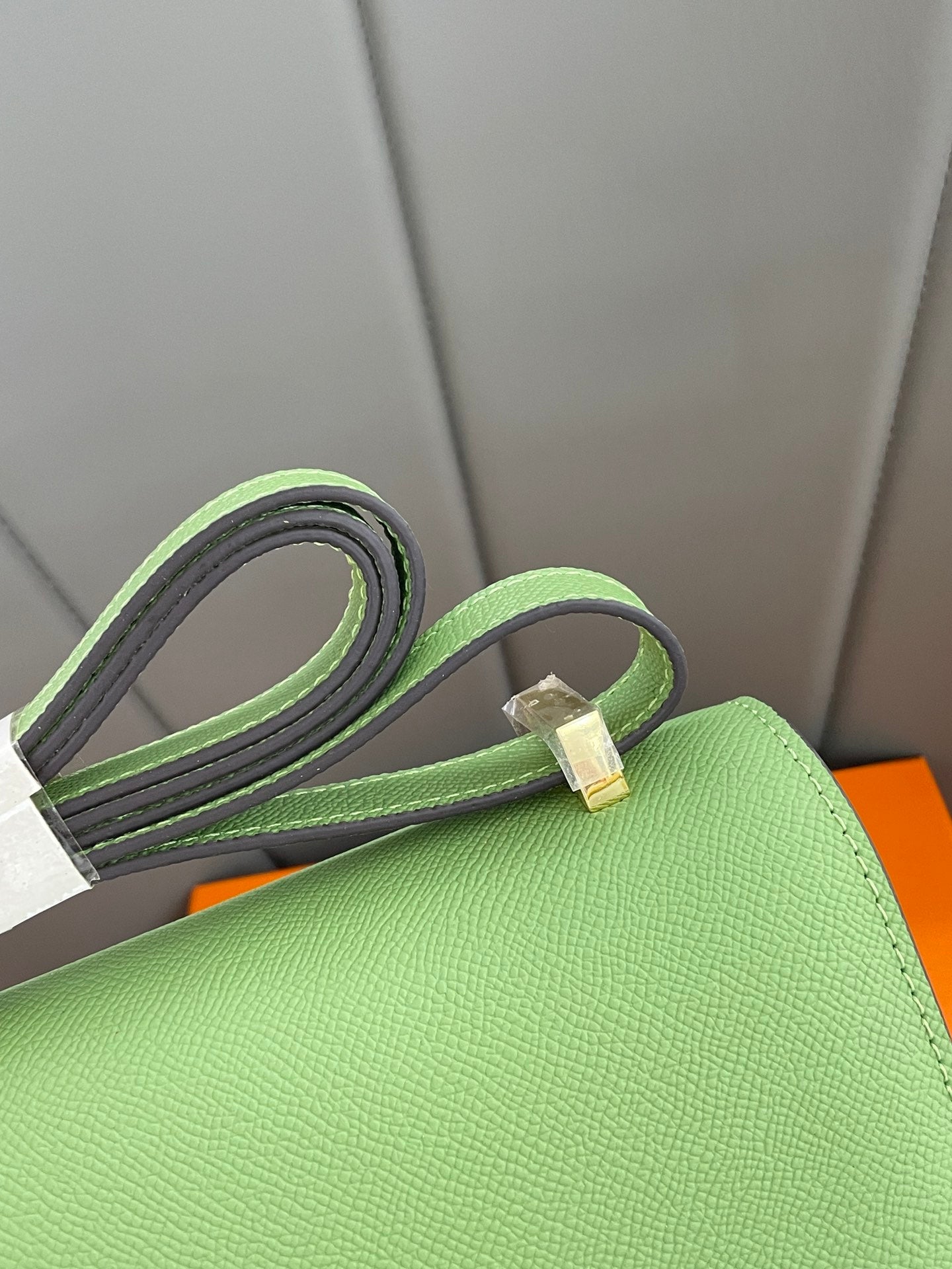 155NH66BDE Stylish leather bag