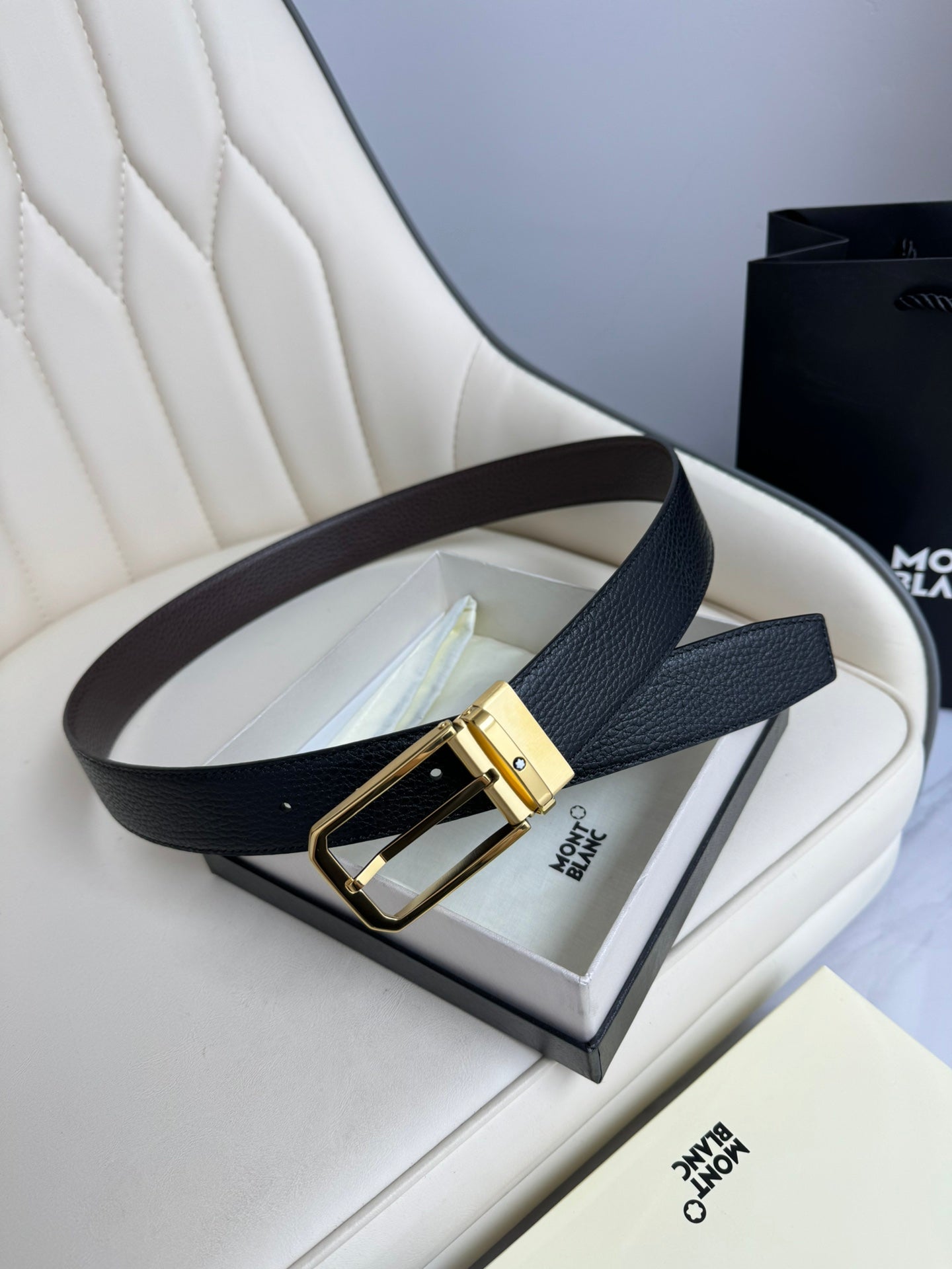 155RA237PDE Stylish  High quality belt With full package