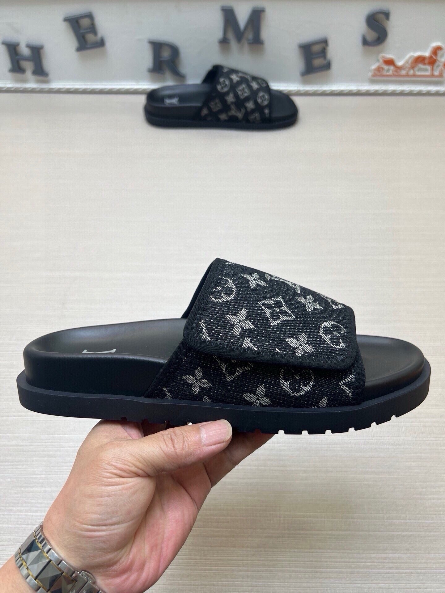 5LE207ZDE Stylish Slippers