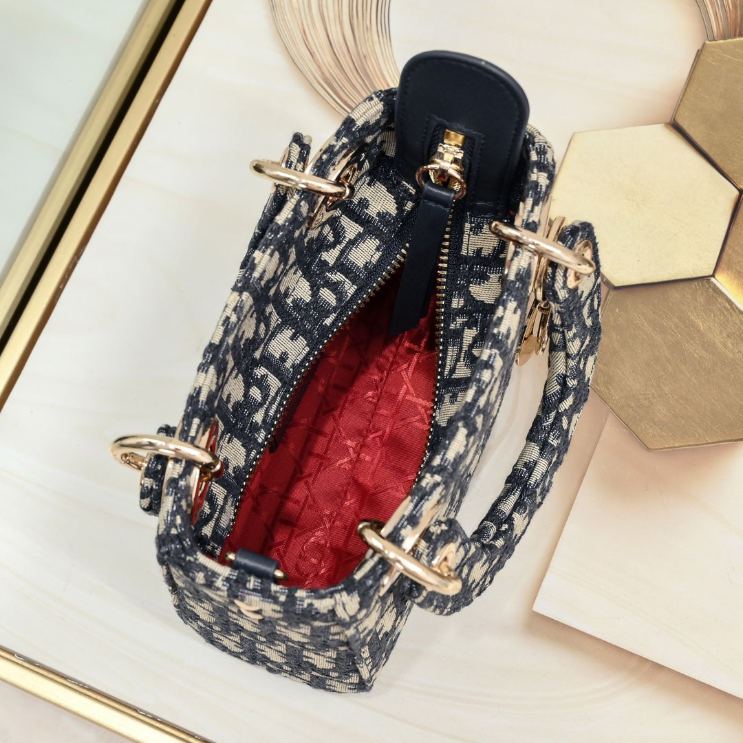 1XD439BDE Stylish embroidery bag