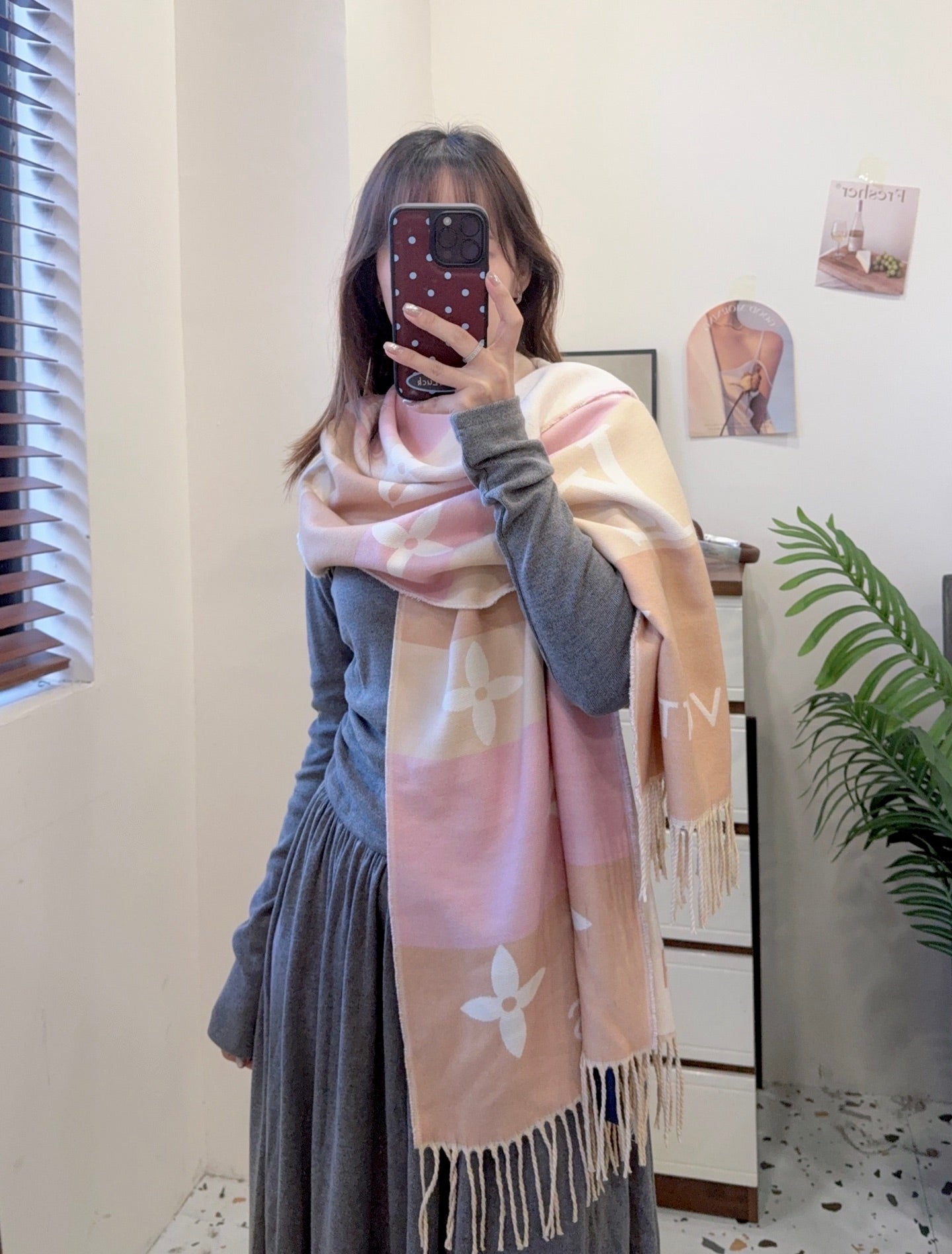 175RE43WDE Stylish Winter Scarves