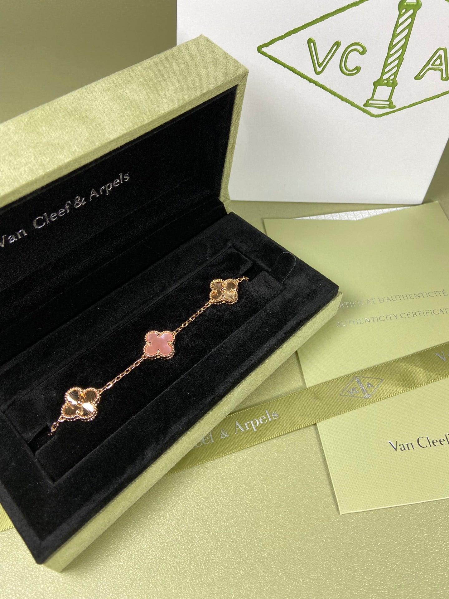 5XVA181KDE Stylish bracelets  5 flowers normal size1.5cm flower