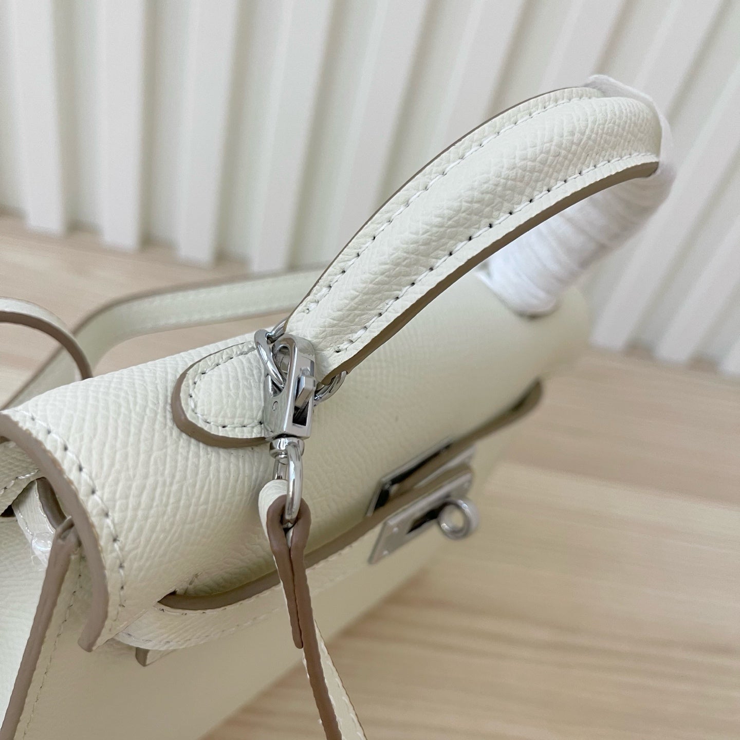 2WH27BDE Stylish leather bag