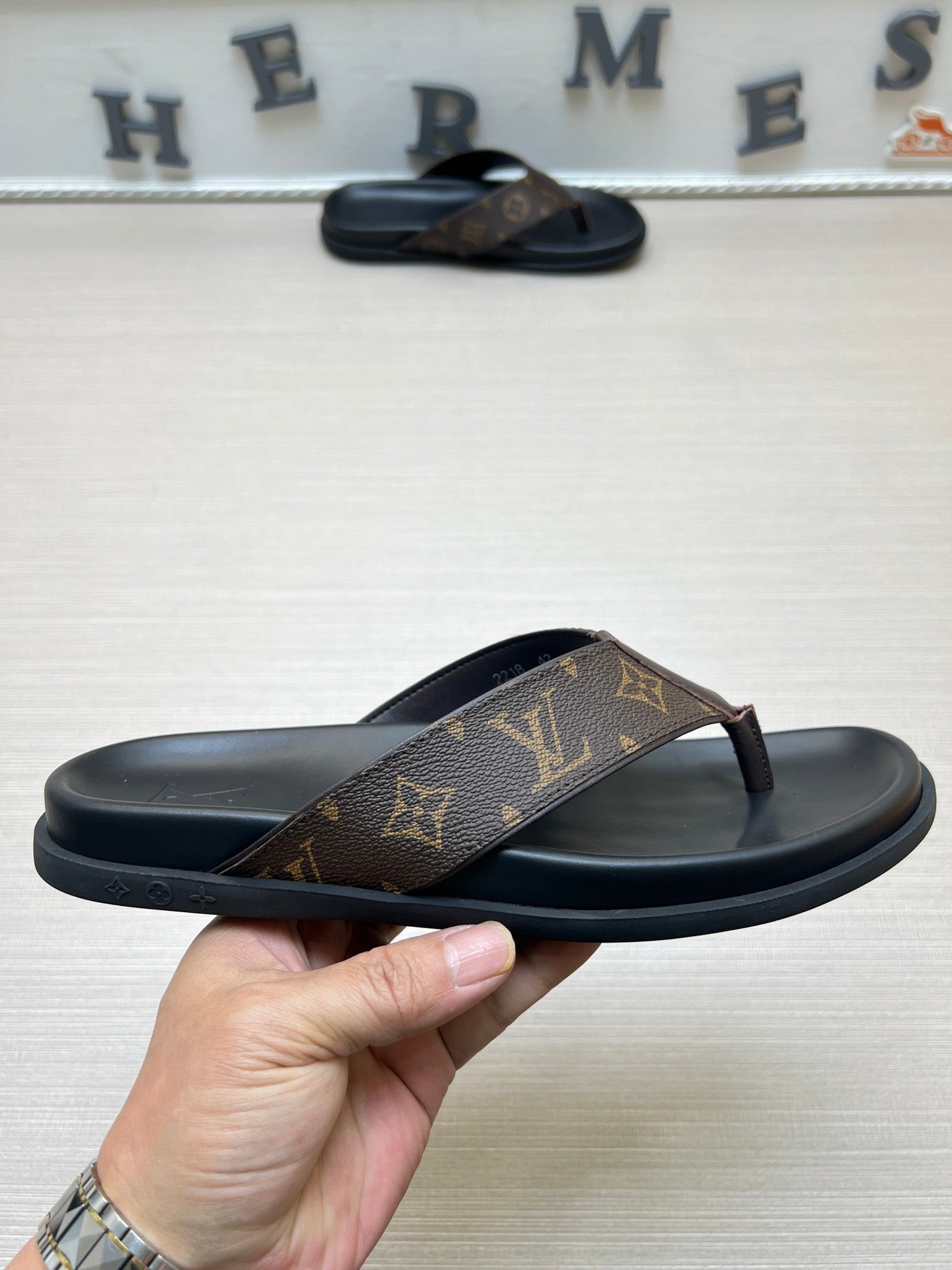 54E57ZDE Stylish slippers