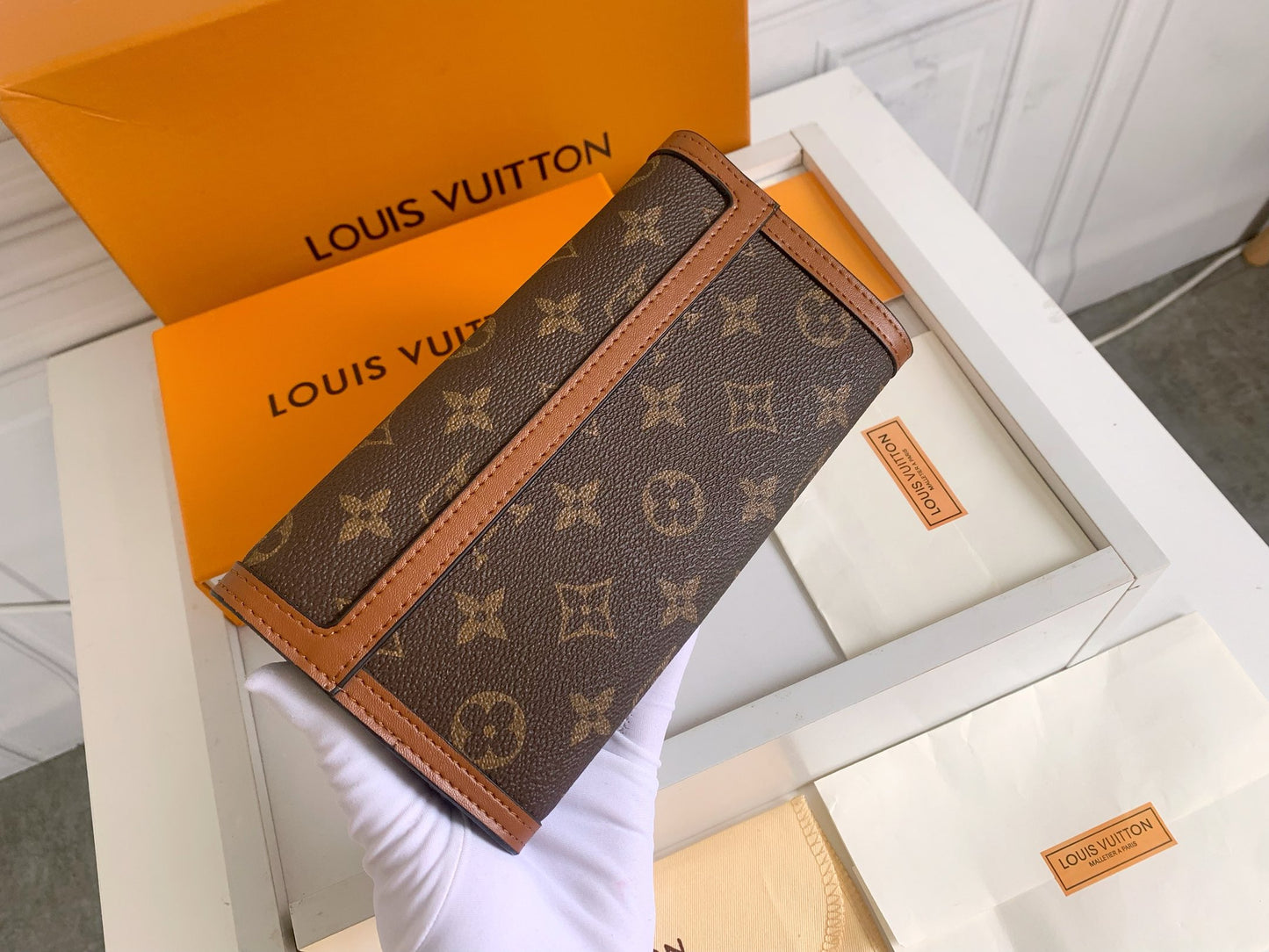 155NE33BDE Stylish leather wallets