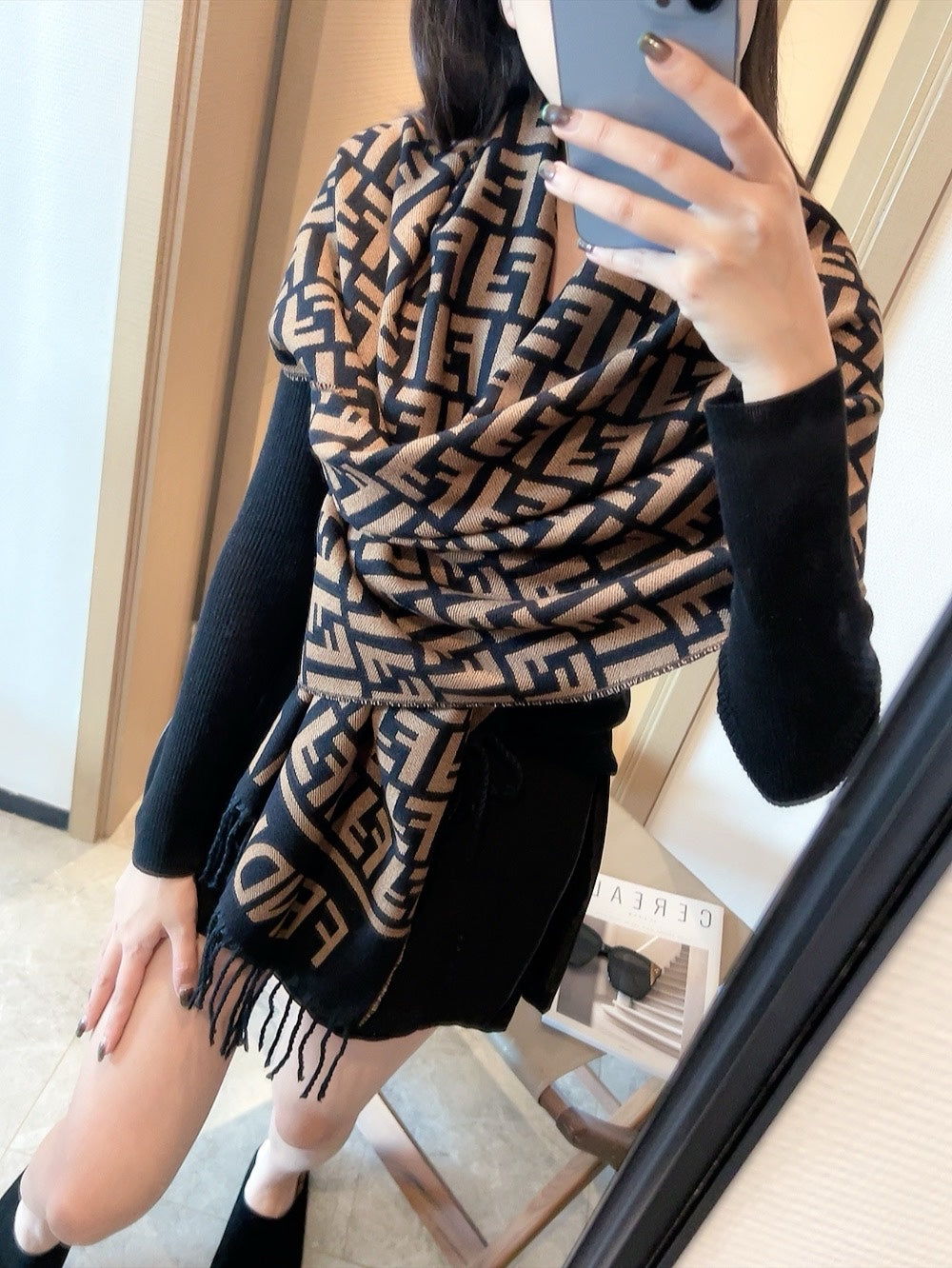 185ZF12WDE Stylish Winter Scarves