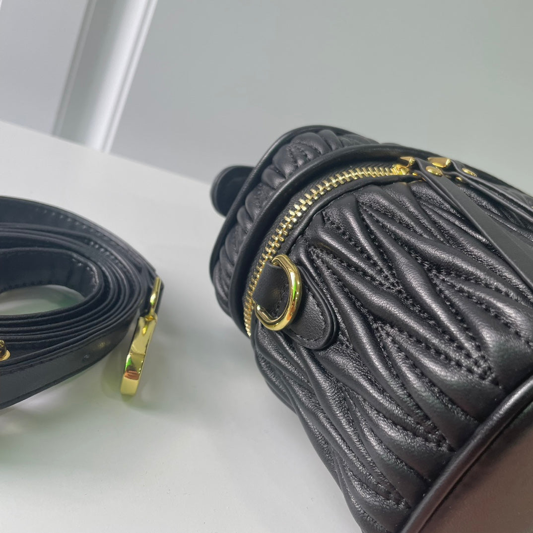 15RA102BDE Stylish leather bag