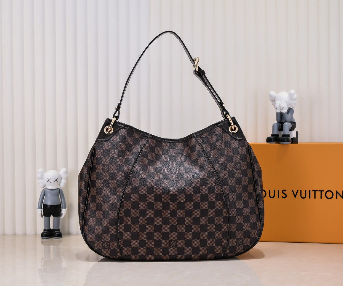 1XE63BDE Stylish leather bag 