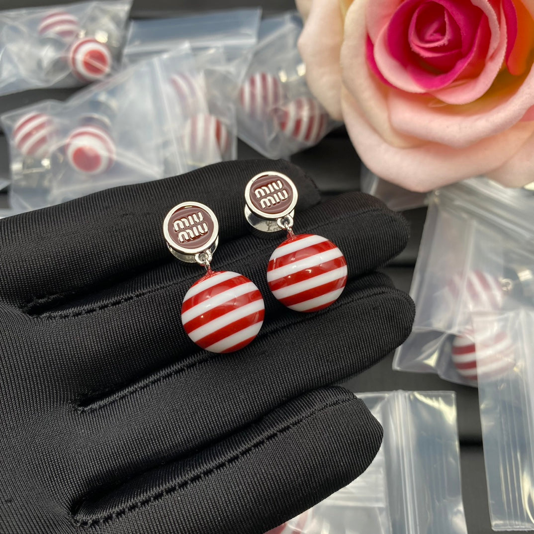 14A993EDE Stylish Earrings